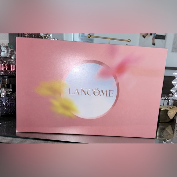 Lancôme 5-Pc. Summer Collection 2025 Gift Set- Limited Edition - Picture 9 of 11